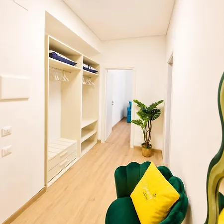 Spacious And Charming Oasis In Center Appartamento *
