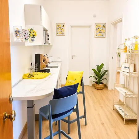 Spacious And Charming Oasis In Center * Sorrento