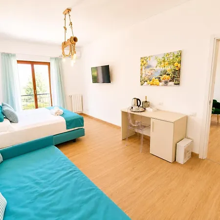 Spacious And Charming Oasis In Center *