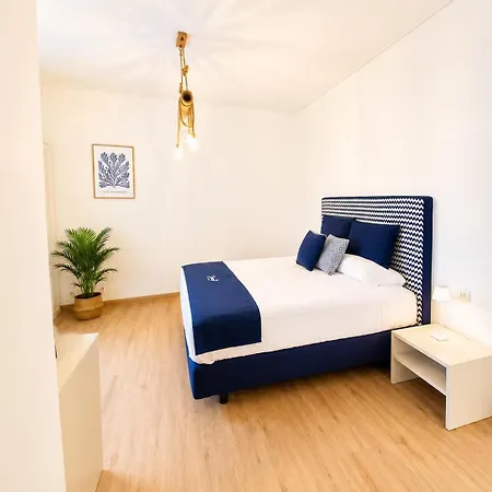 Spacious And Charming Oasis In Center *