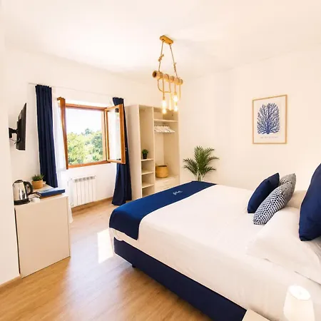 Spacious And Charming Oasis In Center * Sorrento