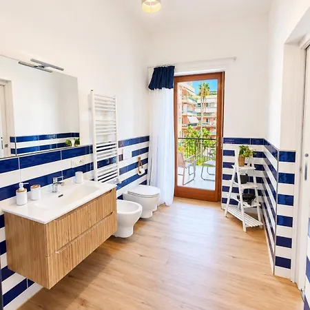 Spacious And Charming Oasis In Center Appartamento *